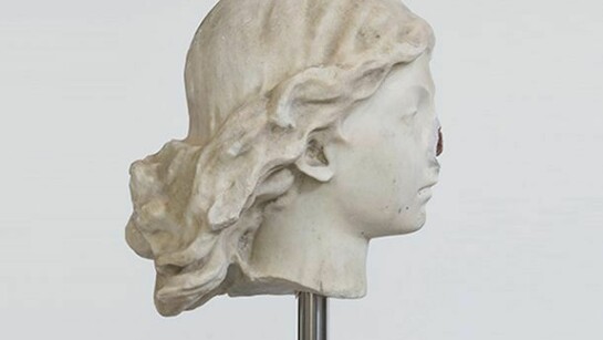 Nicola Samorì, Geminata, 2014, marmo Bianco di Carrara, Travertino Rosso Persiano, cemento, acciaio, 167x25x22cm