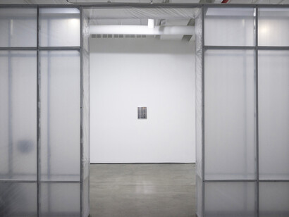 Stain begins to absorb the material spilled on. Courtesy of DOOSAN Gallery 