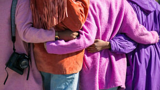 Aprovechemos la cercanía y no acumulemos abrazos postergados que después pueden hacernos falta