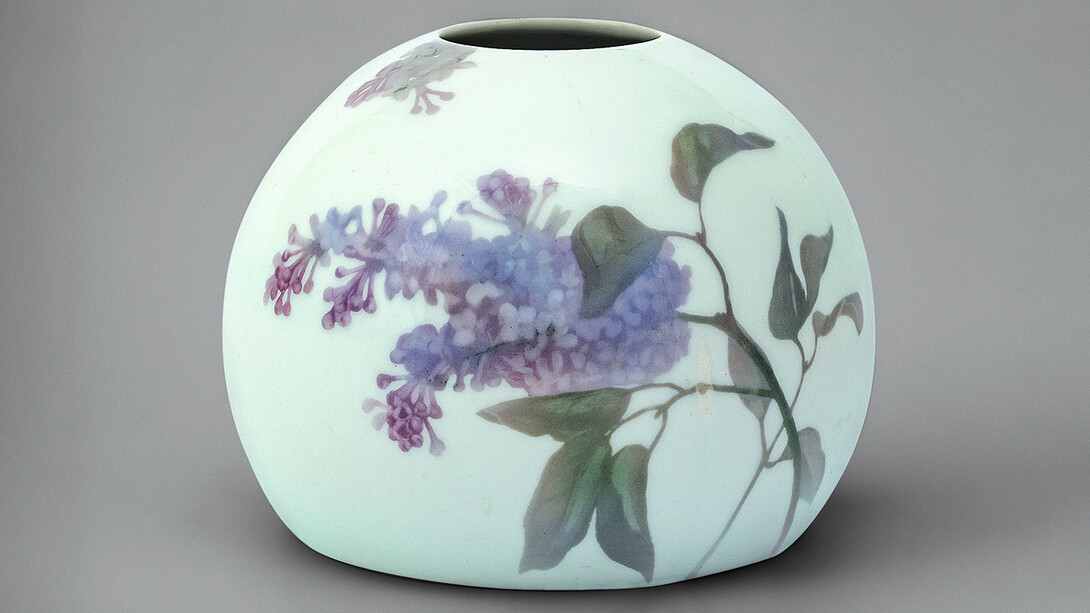 Art and botany: vases from the imperial porcelain manufactory, late nineteenth to early twentieth century. From the christmas gift series. Courtesy of the State Hermitage Museum