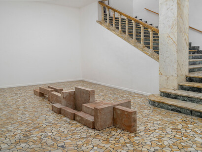 Antony Gormley, What holds us, exhibition view. Courtesy of Galleria Continua
