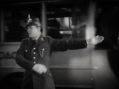 Asphalt (1929),Stummfilm, Szene, Albert Holk (Gustav Fröhlich) als Polizeiwachtmeister