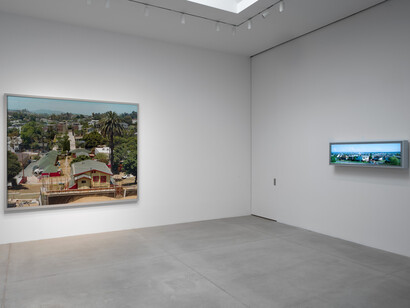 Jeff Wall, exhibition view. Courtesy of Gagosian  