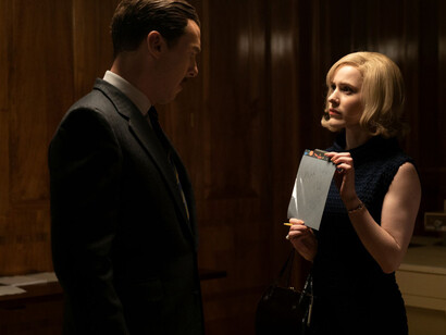 El actor británico Benedict Cumberbatch junto a la actriz Rachel Brosnahan en una secuencia de la película. Foto: Diamond Films