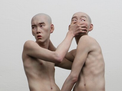 Dos figuras humanas obra de Choi Xooang