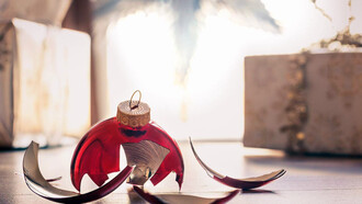 Ornamento navideño roto