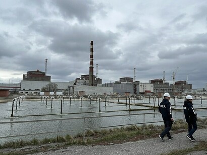 IAEA Director General Rafael Grossi’s expert team at the Zaporizhzhia Nuclear Power Plant, 29 March 2023. Under Sachs’s proposal, the plant would stay under Russian control with IAEA safety oversight. Photo: Fredrik Dahl / IAEA