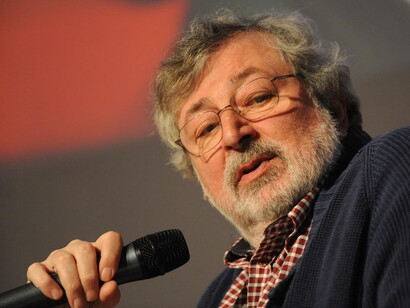 Sobre el paisaje, las tradiciones, las fiestas, tenemos a los poetas cantautores, a los narradores de historias que se van uno a uno, dejando un vacío incolmable. Francesco Guccini
