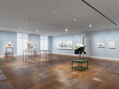 Nicole Eisenman, with, and, of, on sculpture, exhibition view. Courtesy of Hauser & Wirth Gallery