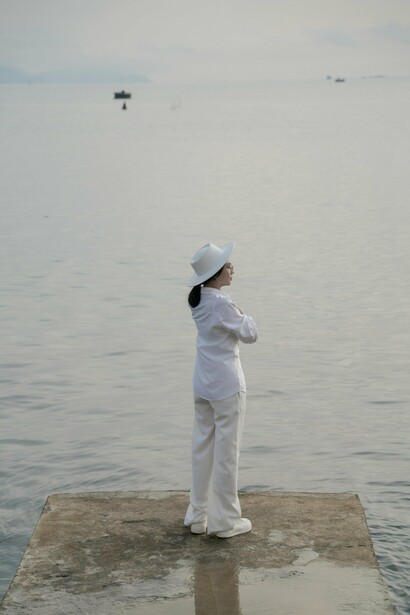 Eu passei grande parte da minha vida me preocupando com o que as pessoas poderiam pensar das minhas escolhas. Dediquei dias, semanas e até mesmo anos me preocupando com o que falariam se eu tomasse determinada decisão. Essa atitude me tomou bons momentos, que infelizmente não posso ter de volta