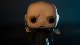 Gli inni inneggianti al vecchio Voldemort tra le file di "Nazionale juventus", il movimento giovanile di "brothers" d’Italia e l'inchiesta di Fanpage sui Saluti Romani. In Italia, la censura, purtroppo, continua a manifestarsi sotto forme sottili, limitando la libertà di espressione e mettendo in pericolo il pluralismo dell'informazione, anche in un contesto democratico