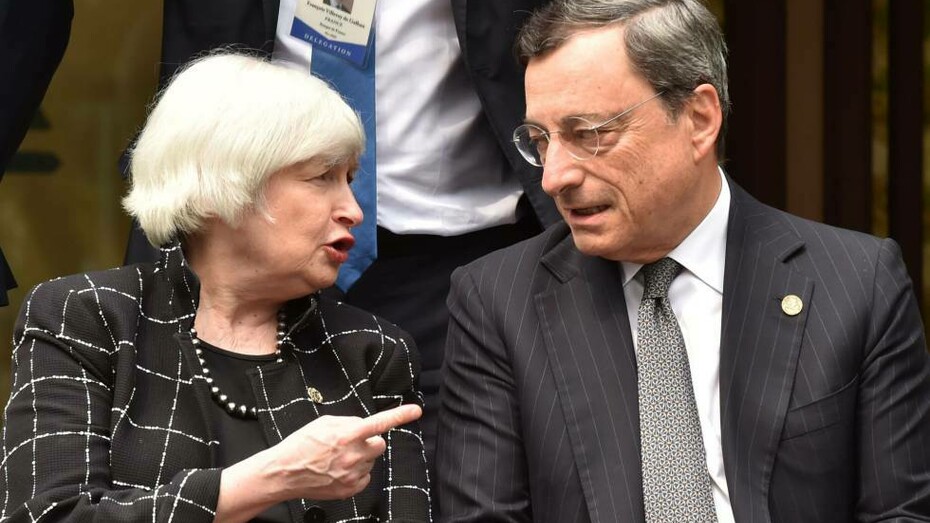 Janet Yellen conversa con Mario Draghi