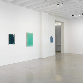 ohn Zurier, along – between, ausstellungsansicht. Mit freundlicher genehmigung des künstlers und der Galerie Nordenhake Berlin, Stockholm, Mexiko-Stadt