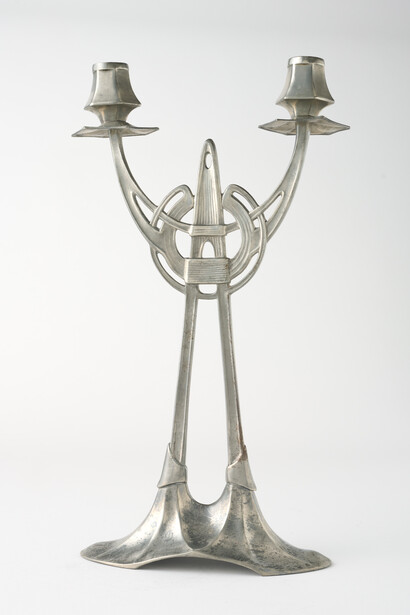 Albert Reimann, Kerzenleuchter, 1902. Mit freundlicher Genehmigung des Museums für Kunst und Gewerbe Hamburg