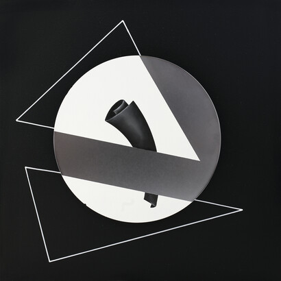 Olio e acrilico su disco di silicio applicato su tavola, cm 35 x 35, 2017