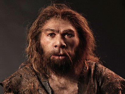 La evidencia genética indica que hace 550.000-690.000 años se produjo la divergencia evolutiva neandertales-humanos dando paso a la humanidad moderna