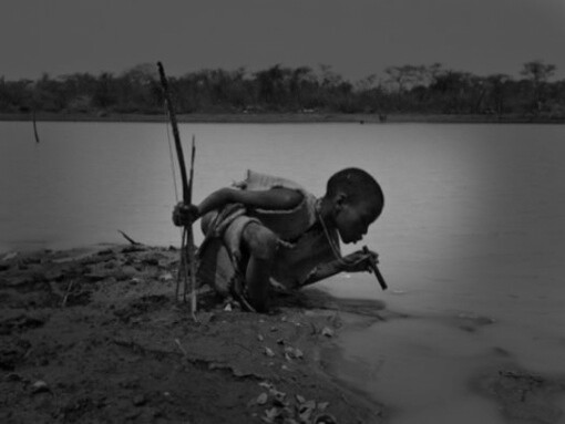 El Norte de África cuenta con más de un 90% de acceso  a los recursos hídricos, mientras que el África Subsahariana presenta el caso opuesto con un 40% de su población sin acceso a una fuente de agua potable mejorada