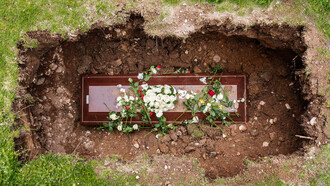 Vista superior de un entierro