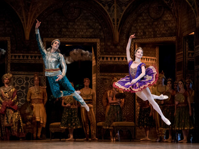 Hannah O'Neill e Mathias Heymann in La Bayadère. Ph Little Shao, Courtesy POB