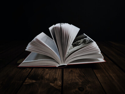 El libro publicado en cinco idiomas es una de las piezas en la carrera del neohumanista Dr. Mario Raso multipremiado, con una obra poética sugestiva y filosófica