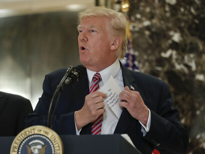 Trump causó un gran revuelo al hacer responsables de los incidentes tanto a los supremacistas y nazis como a los activistas de izquierda