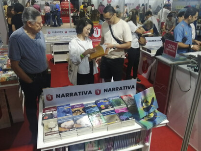 Puesto de Uruk Editores: con el tiempo se fueron creando las dos principales colecciones de la editorial: la Colección Sulayon, de narrativa, y la Awa, de ensayo. Feria Internacional del Libro en Costa Rica
