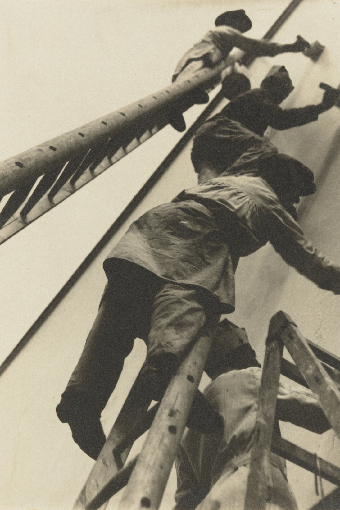 Gertrud Arndt (German, 1903–2000). At the Masters’ Houses. 1929–30. Gelatin silver print. 8 7/8 x 6 1/4″ (22.6 x 15.8 cm). The Museum of Modern Art, New York, Thomas Walther Collection. Gift of Thomas Walther © 2014 Artists Rights Society (ARS), New York / VG Bild-Kunst, Bonn