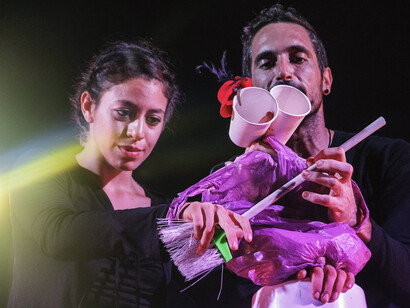 "Zero en conducta*, compañía creada en 2011 y ahora residente en Barcelona, formada por Julieta Gascón y José Antonio Puchades, podría ser un ejemplo paradigmático de teatro de bolsillo