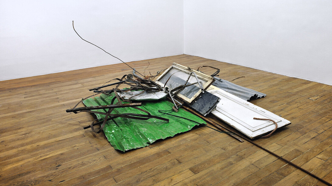 Abraham Cruzvillegas, Exhibition view. Courtesy of Carrè d'Art