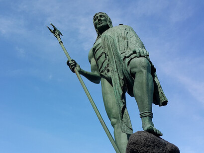 Estatua de Achamán, dios supremo