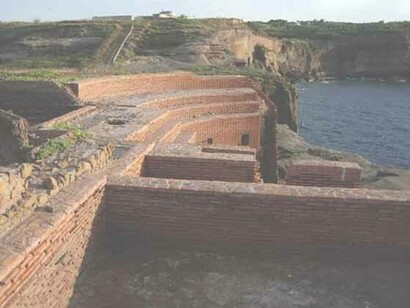 A punta Eolo Ottaviano Augusto vi fece costruire una villa in cui vi trascorreva momenti di pace, lontano da Roma; quella stessa villa divenne successivamente la prigione dorata di sua figlia Giulia