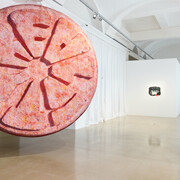 Verschiedene künstler, Attitude era, ausstellungsansicht. Mit freundlicher genehmigung des Kunstraum Niederösterreich
