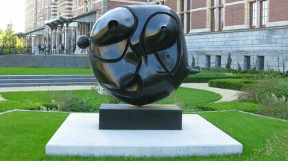 "Tête", 1974, scultura in bronzo di Joan Miró, Rijksmuseum Amsterdam - Sculpture garden, Paesi Bassi. Foto di Marion Golsteijn