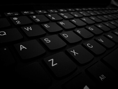 Expertos en lenguaje claro proponen recomendaciones como controlar la longitud de oraciones y usar la voz activa