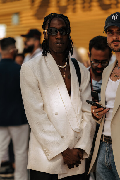 La giacca maschile si è affrancata da modelli prestabiliti anche per le collezioni più classiche. Si vedono molte proposte di overshirt, @ Pitti Immagine Uomo 106