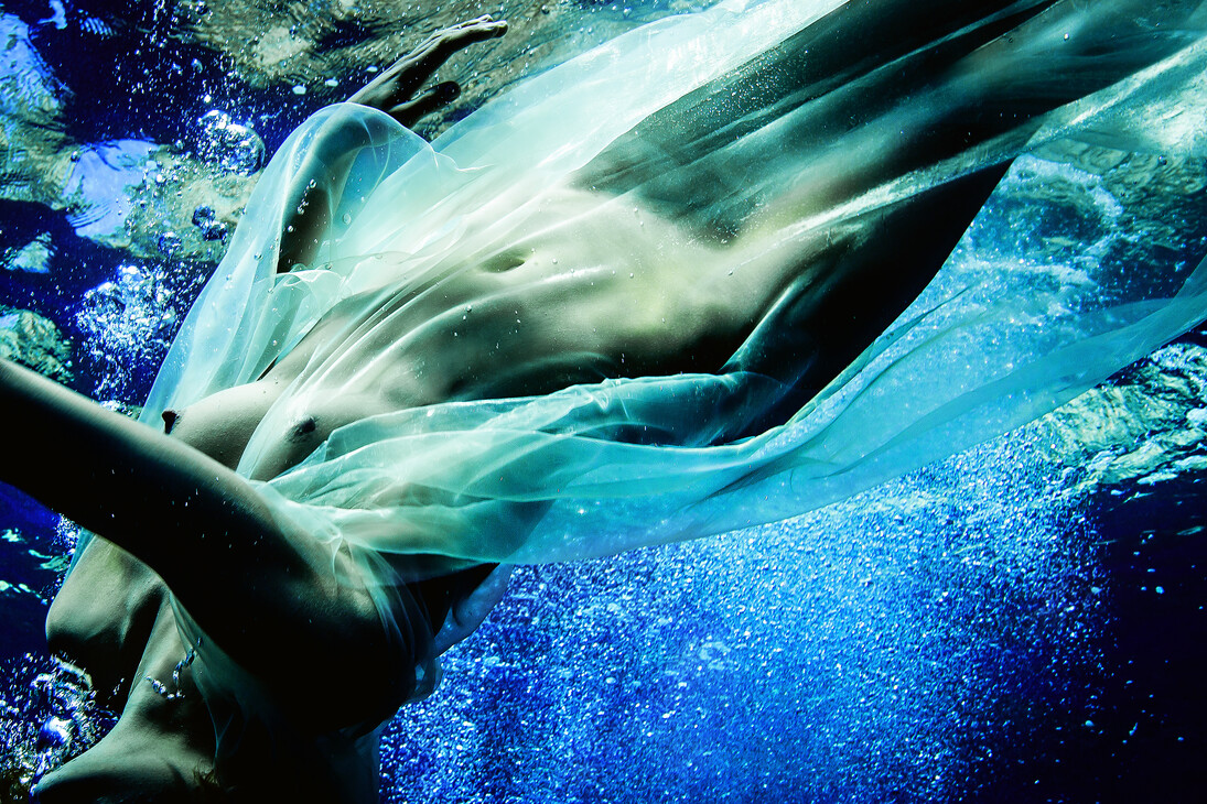 Hugh Arnold, Secreto Velado, 2013, Archival c-type metallic print, 40 x 60 in