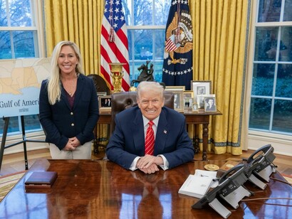 La segunda administración de Donald Trump articuló un sistema centralizado y flexible donde el presidente concentra las decisiones clave de política exterior