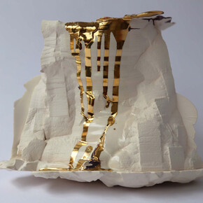 Ulrika Strömbäck, Retrogression, 2014, Glazed earthenware, 19,1 x 24,1 x 22,9 cm