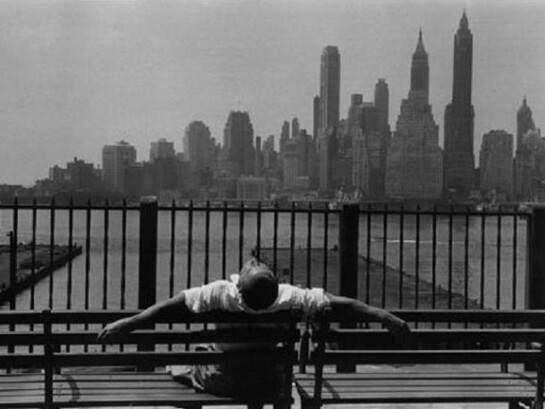 Louis Stettner, Promenade, Brooklyn, NY, 1954 Gelatin Silver print, 11 x 14 inches / 28 x 35.5 cm