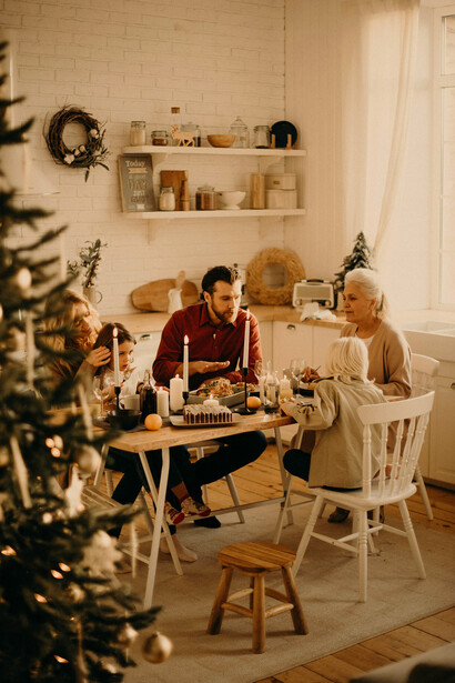 Jejum pós-natal pode piorar o cenário fisiológico aprenda a retornar à rotina saudável e cuide do corpo e da mente após comer demais