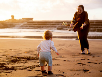 Com o acesso à internet e transporte aéreo, viajar se tornou mais fácil, permitindo conhecer novos lugares e culturas