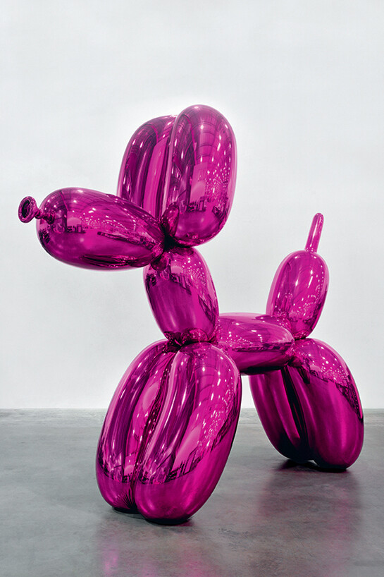 Balloon Dog (Magenta), 1994 - 2000 [Ballon en forme de chien (magenta)], Acier inoxydable au poli miroir, vernis transparent, 1 des 5 versions uniques, Photo : Santi Caleca, Pinault collection © Jeff Koons