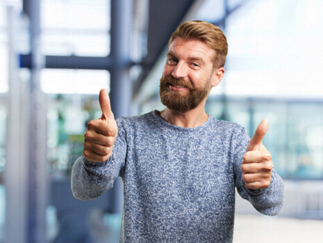 La resiliencia —la de verdad— no se aprende en cursos acelerados ni se certifica en programas de fin de semana. Se construye con experiencia, con errores, con noches largas y con decisiones tomadas sin información completa