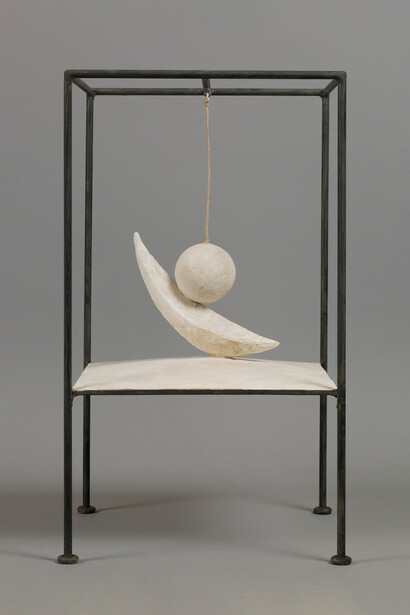 Alberto Giacometti; Bola suspendida, 1930-31