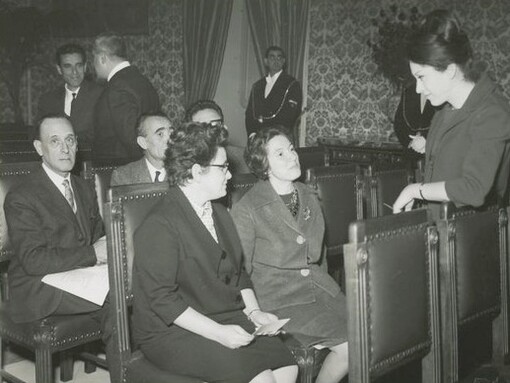 Il 2 giugno 1946, le donne italiane votarono per la prima volta in una consultazione nazionale, contribuendo in modo determinante alla scelta tra monarchia e repubblica e all'elezione dell'Assemblea Costituente. Nella foto celebrazione del Ventennale del voto alle donne