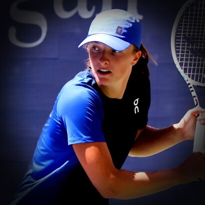 Iga Świątek ha conquistato il suo primo titolo a Wimbledon, imponendosi in finale con uno storico 6-0, 6-0 contro Amanda Anisimova: un successo che le ha regalato il sesto Slam in carriera