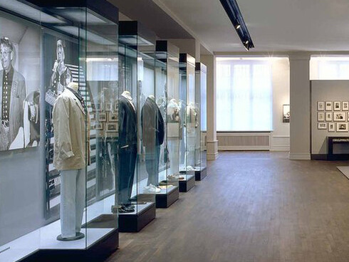 Helmut Newton's Private Property. Courtesy of Museum für Fotografie