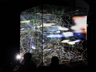 Spider’s Canvas/Arachnodrone en el Palacio de Tokio, París. Foto: Aurélie Cenno