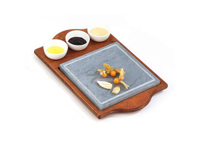 Vassoio di legno con tagliere di pietra ollare