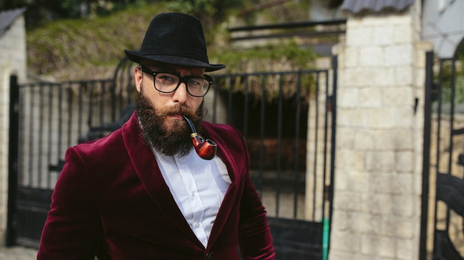 Ha llegado el momento de arrepentirte de tirar aquella ropa que llevaba lustros relegada al trasfondo del armario: hoy volverías a estar a la última, sin gastar